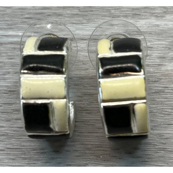 Block Pattern Silver Tone Small Hoop Earrings Beige Black - Picture 5 of 7